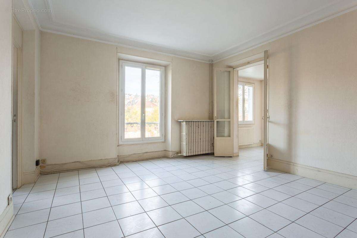 Appartement à VILLENEUVE-SAINT-GEORGES