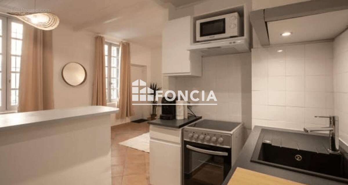 Appartement à MARSEILLE-6E
