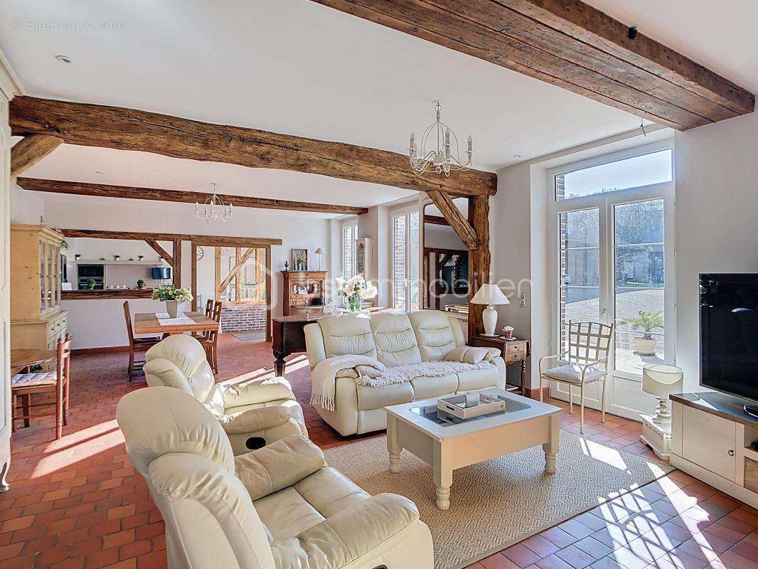 Maison à MONTCORBON