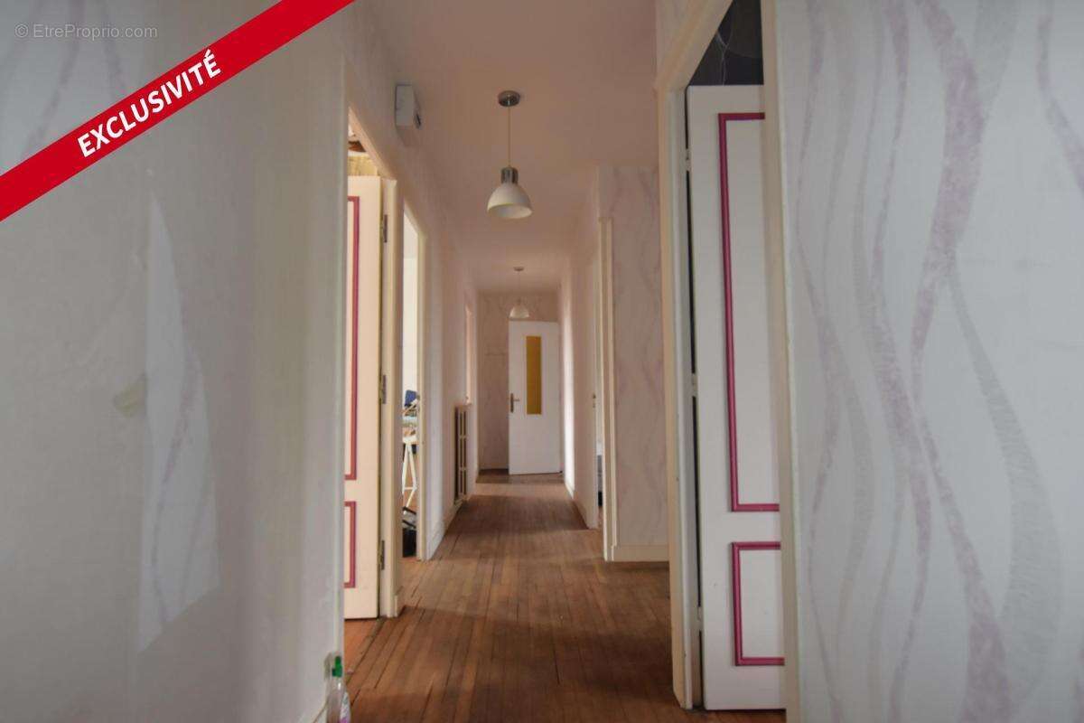 Appartement 213 m² à Plonevez-Porzay  - photo 10