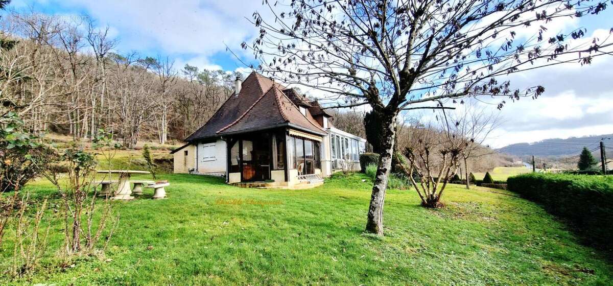 Maison à TERRASSON-LAVILLEDIEU
