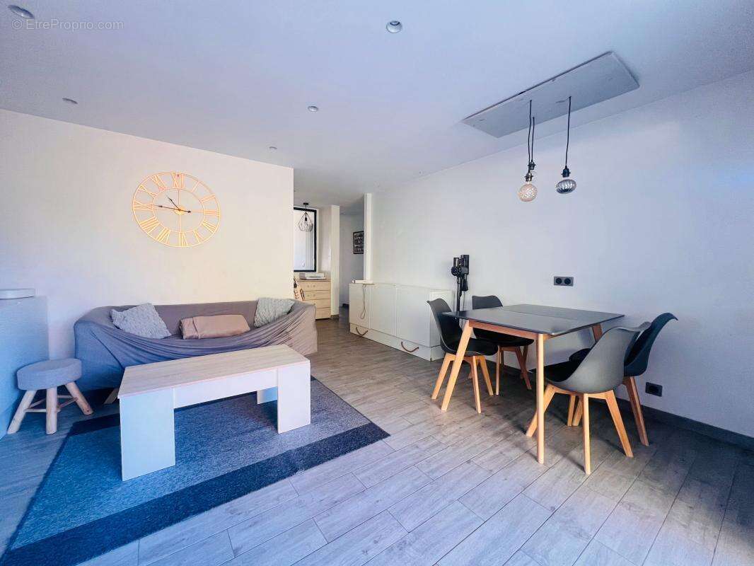 Appartement à VILLENEUVE-LOUBET