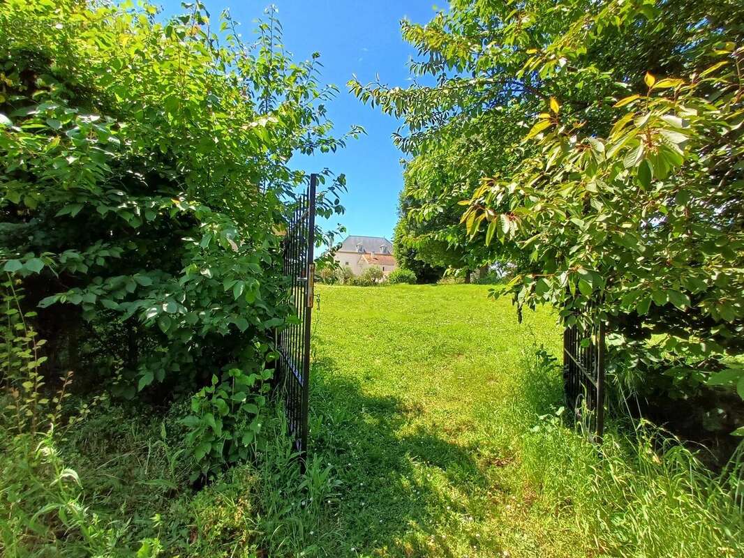 Maison à SAINT-THOMAS-DE-CONAC