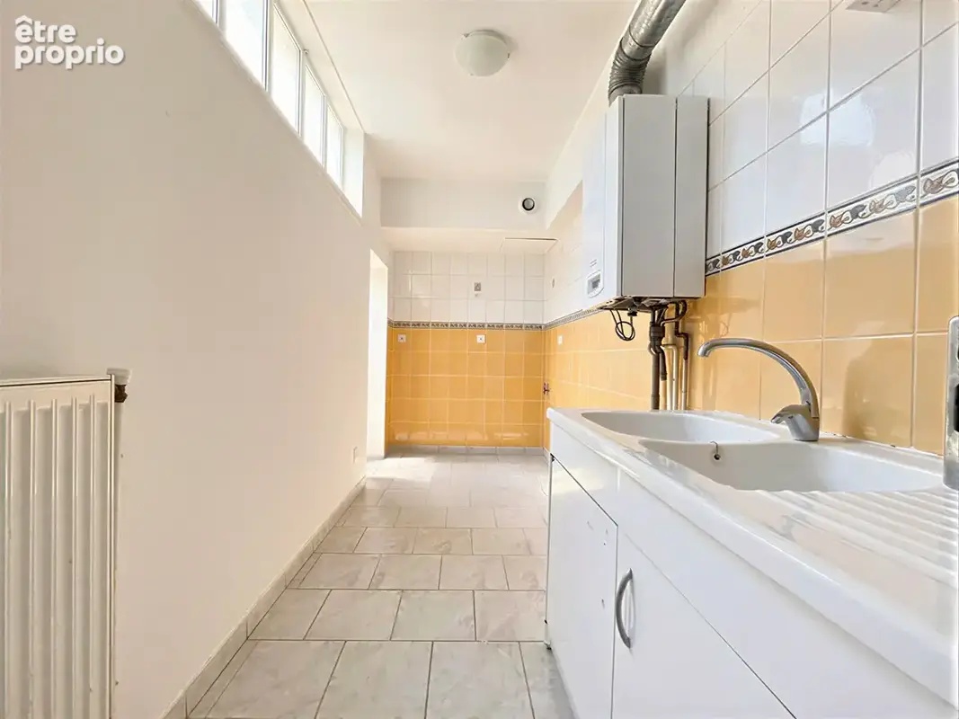 Immeuble avec 2 appartements et combles à Moutiers - 125 000 - photo 6