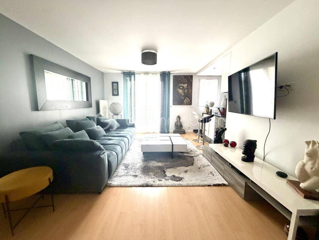 Appartement à MANDRES-LES-ROSES