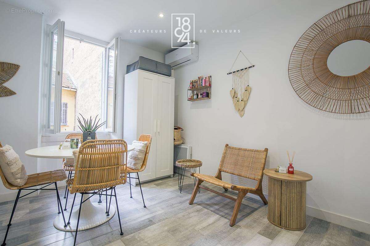 Appartement à MARSEILLE-4E