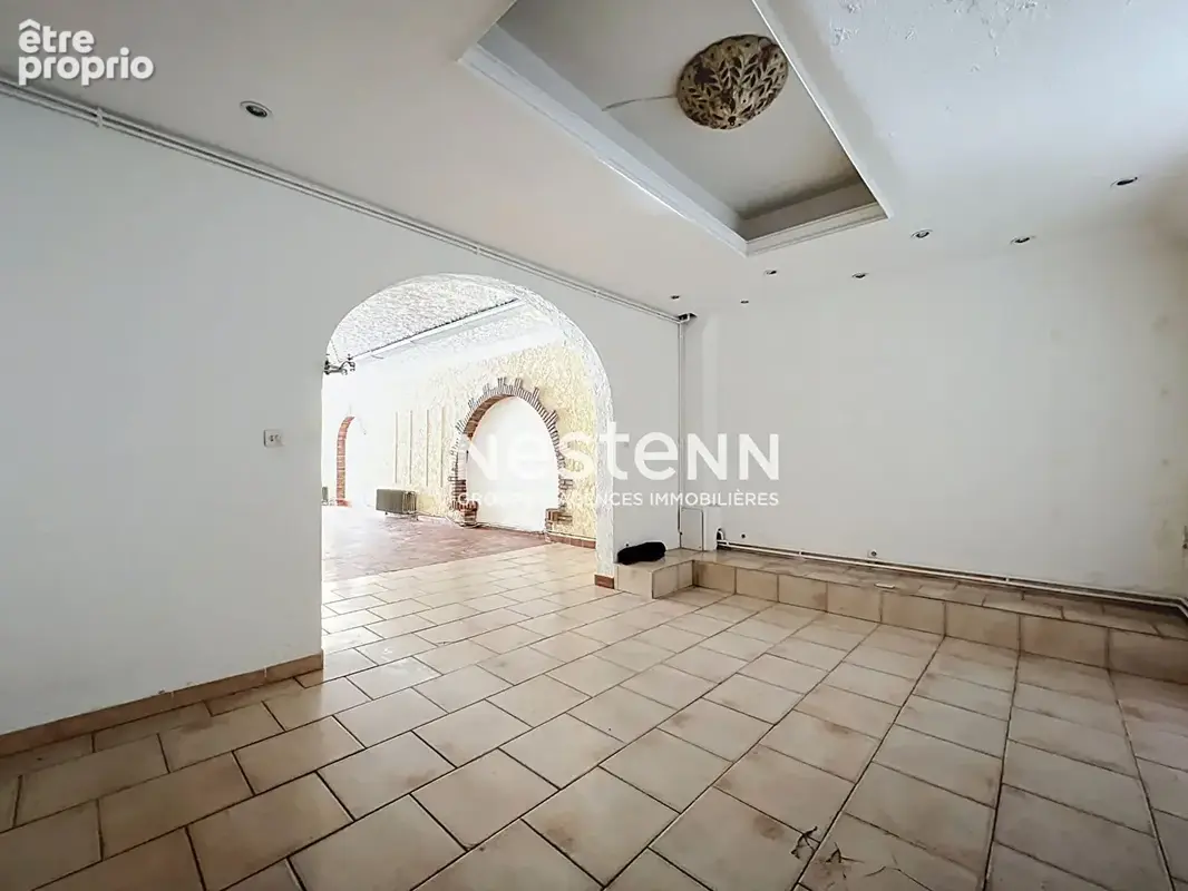 Local commercial + appartement - 108 m² et 82 m² - rue des potiers - pas de copropriété - parking - photo 7