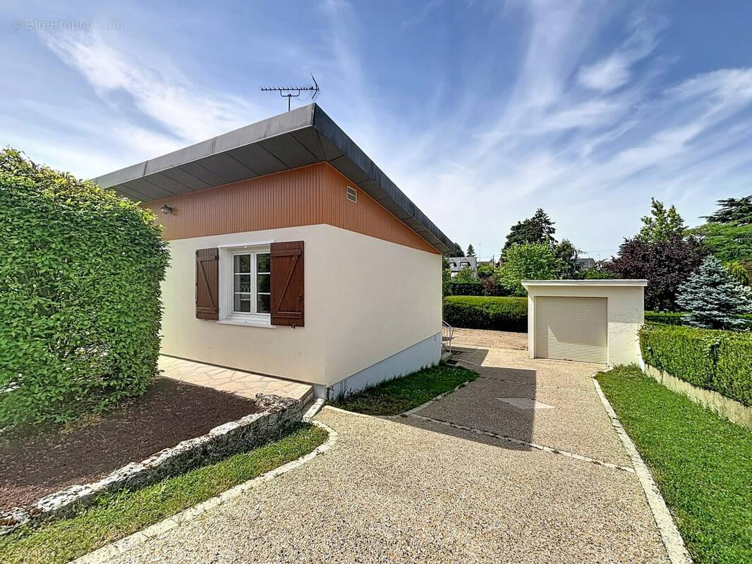 Maison à LA CHAUSSEE-SAINT-VICTOR