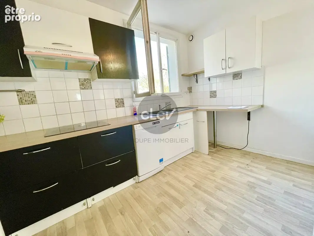 Maison sur le toit / Duplex Dernier étage avec Terrasse / La Soie 69120 VAULX EN VELIN - photo 8