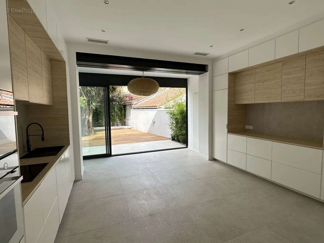 RARE - Magnifique maison de ville individuelle idéalement située - photo 4
