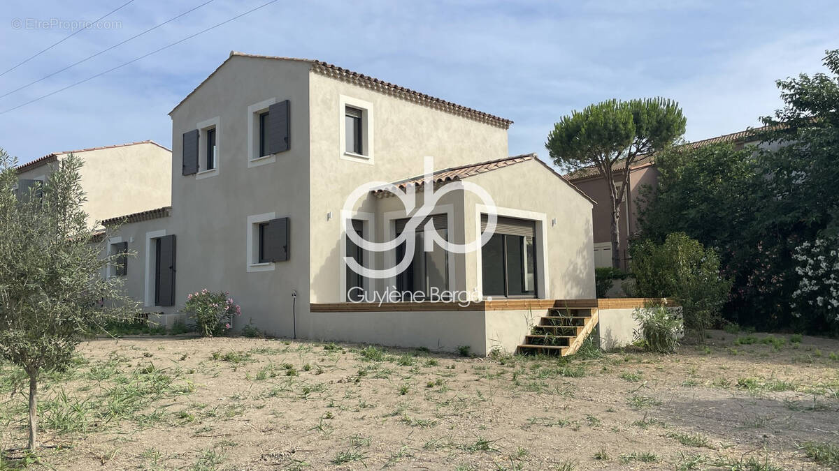 Maison à VIC-LA-GARDIOLE