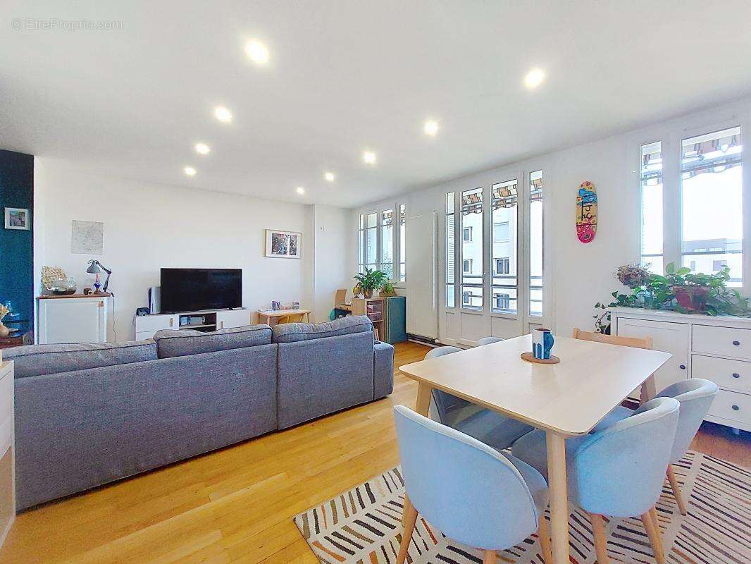 Appartement à LYON-8E