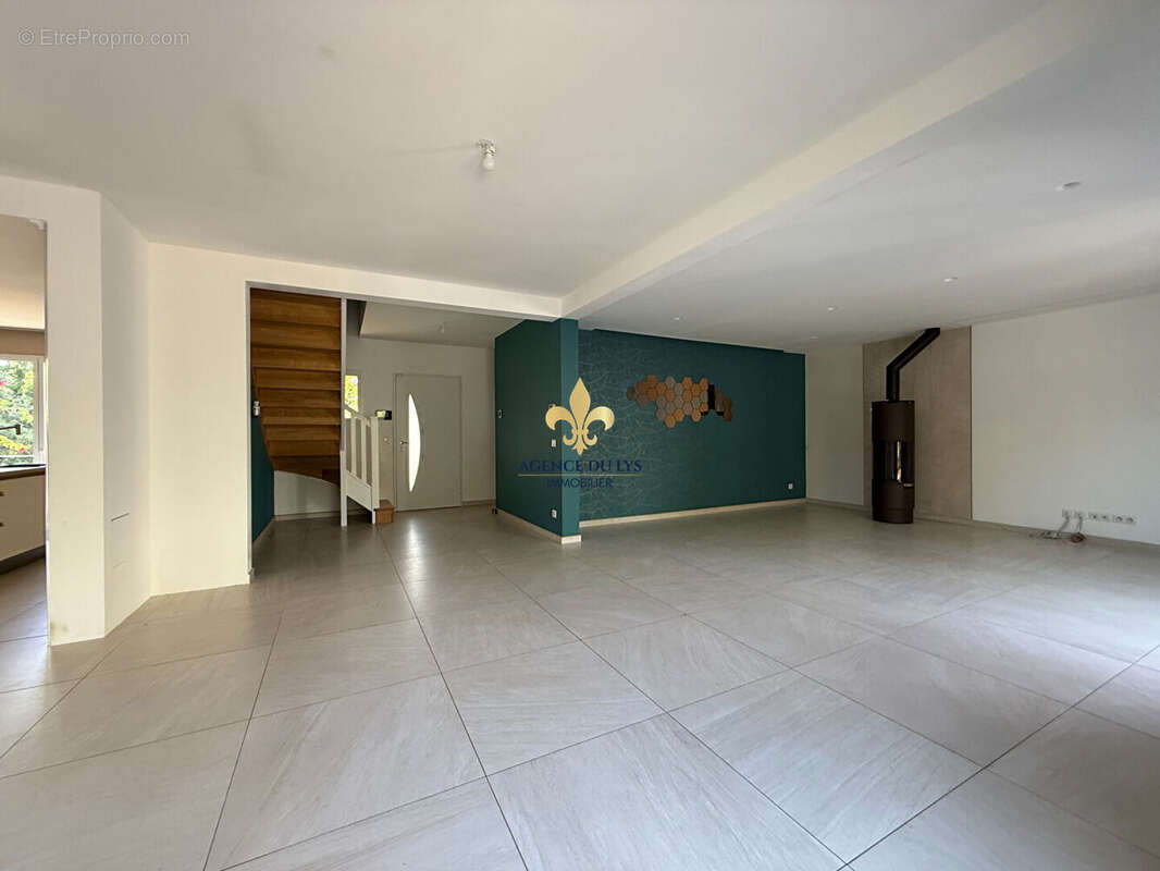 Maison à MORTEFONTAINE