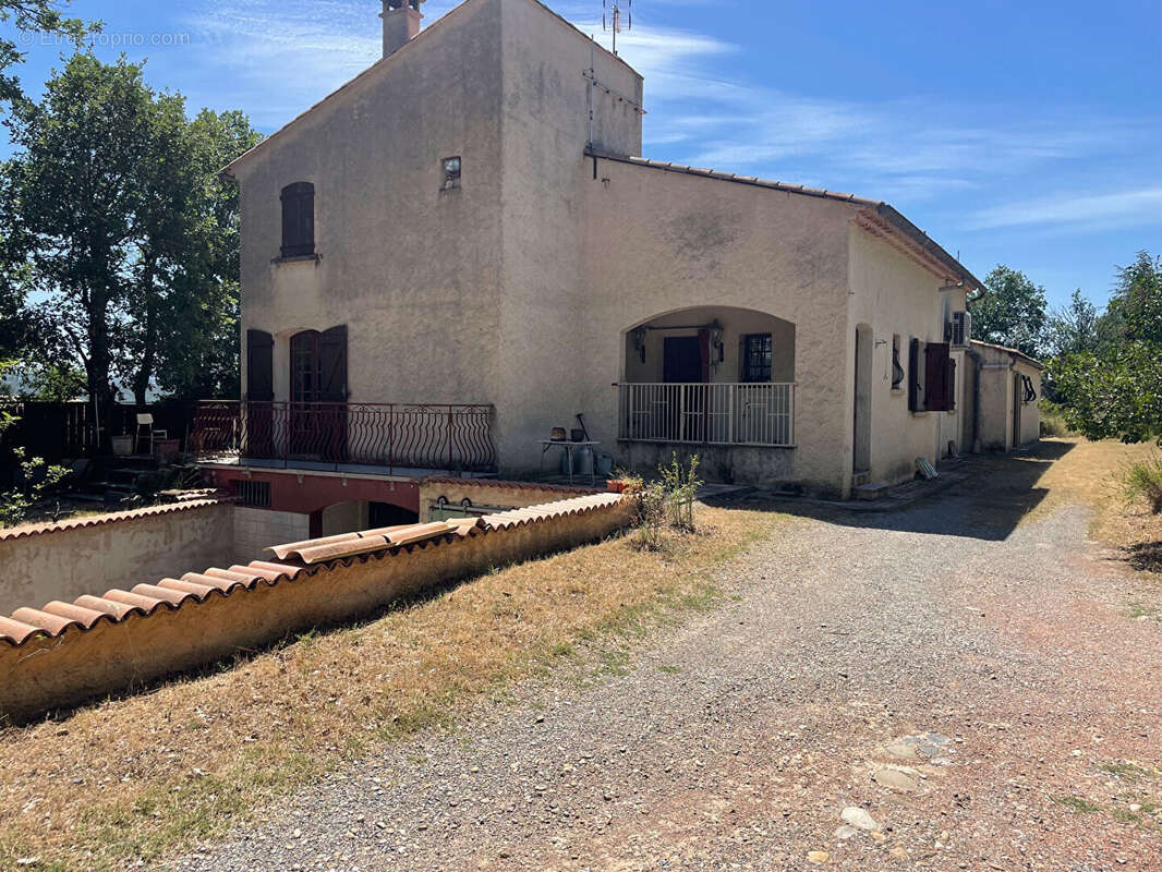Maison familiale des années 70 avec fort potentiel Quartier recherché de Vinon-sur-Verdon - photo 2
