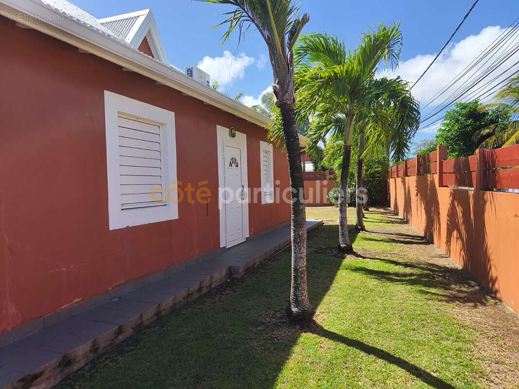 A VENDRE Villa  Saint-François 4 pièces - photo 14