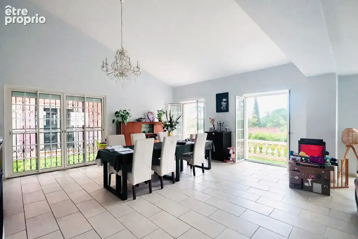 Villa t7 280m2 - terrain 1800m2 - piscine - sous sol - garage - photo 9