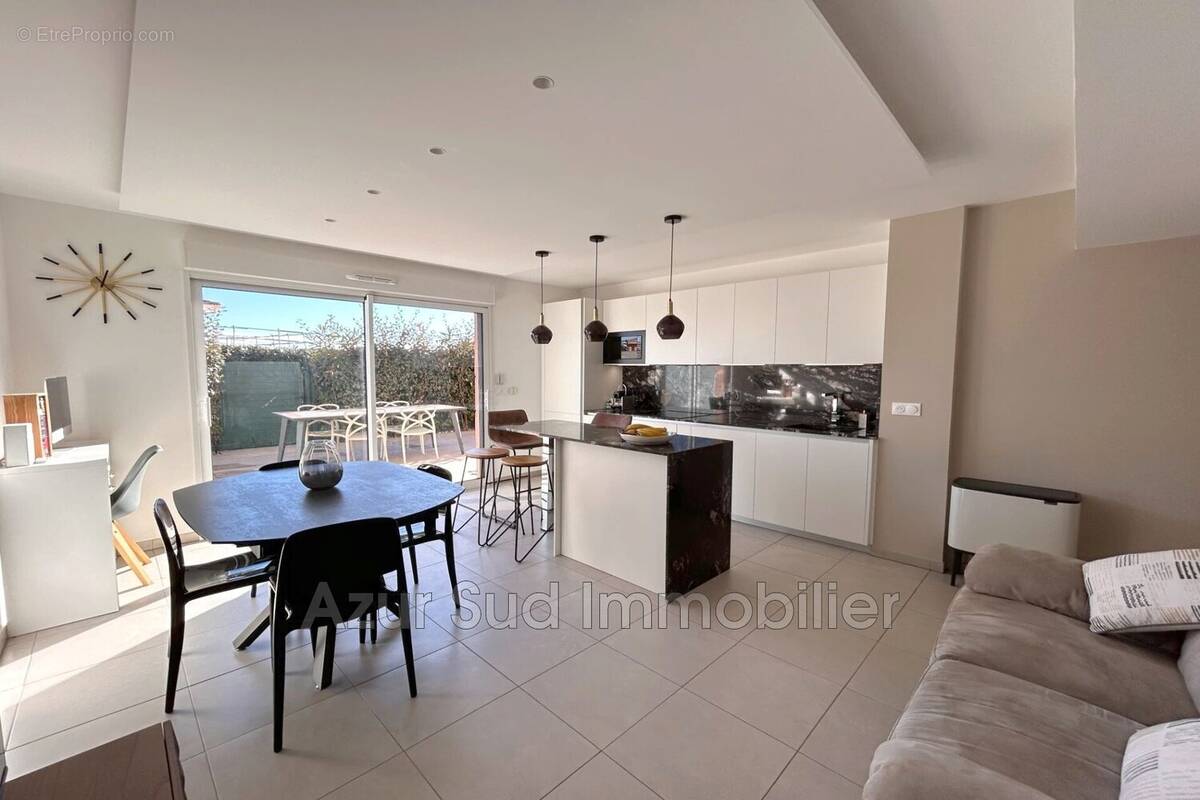 Appartement à VALLAURIS