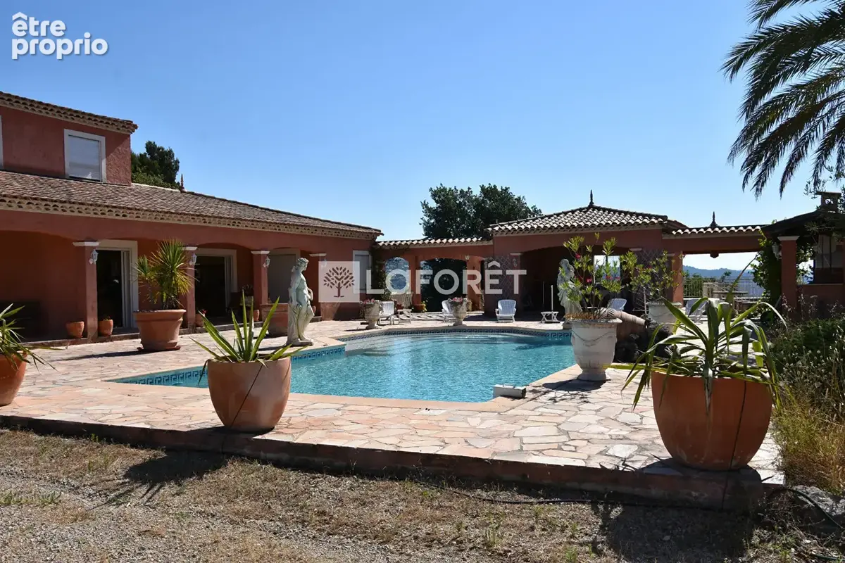 Propriété provençale vue panoramique Piscine balnéo et Helisurface - photo 6