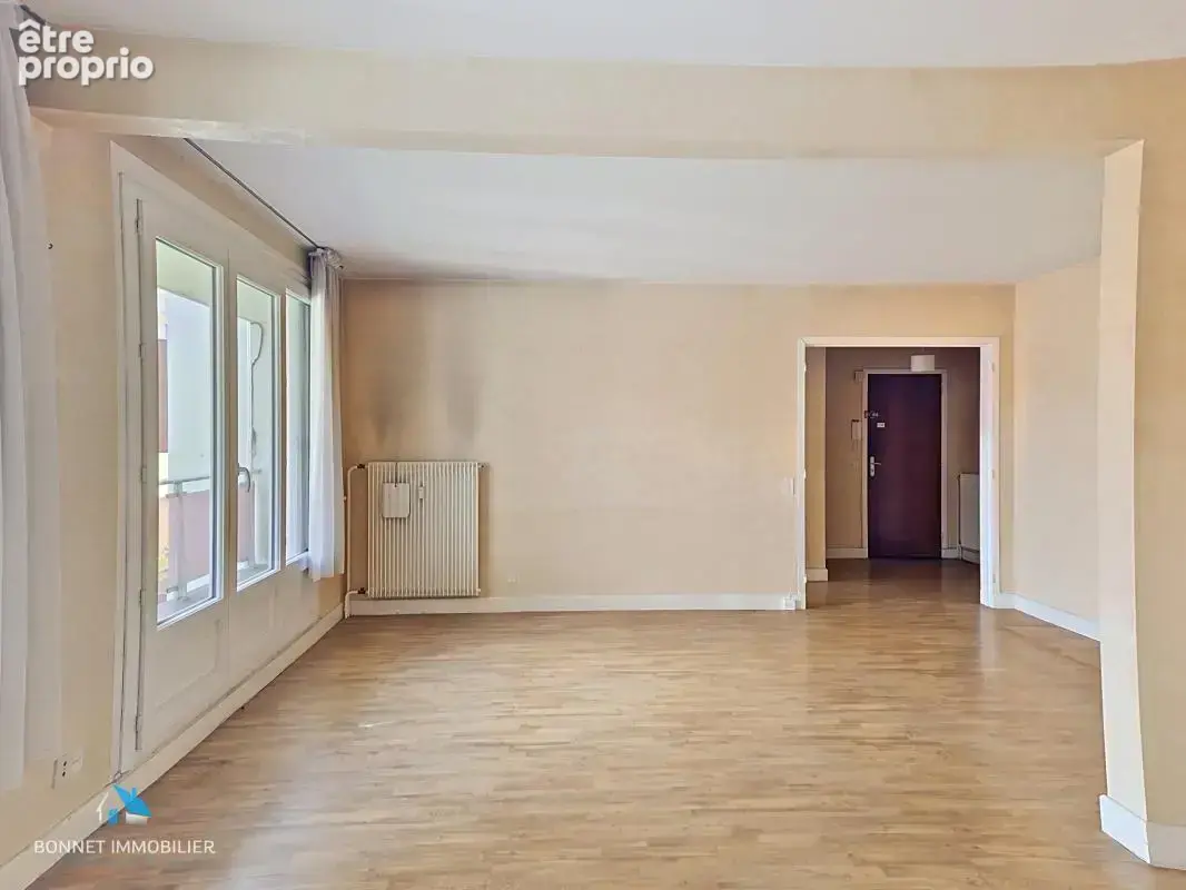 Appartement T3 avec terrasse et parking - photo 4