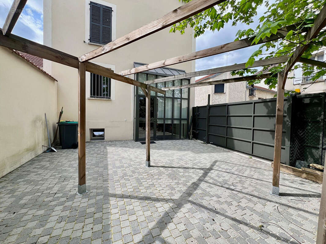 Appartement 4 pièces en rez-de-chaussée à vendre à Brie Comte Robert - photo 2