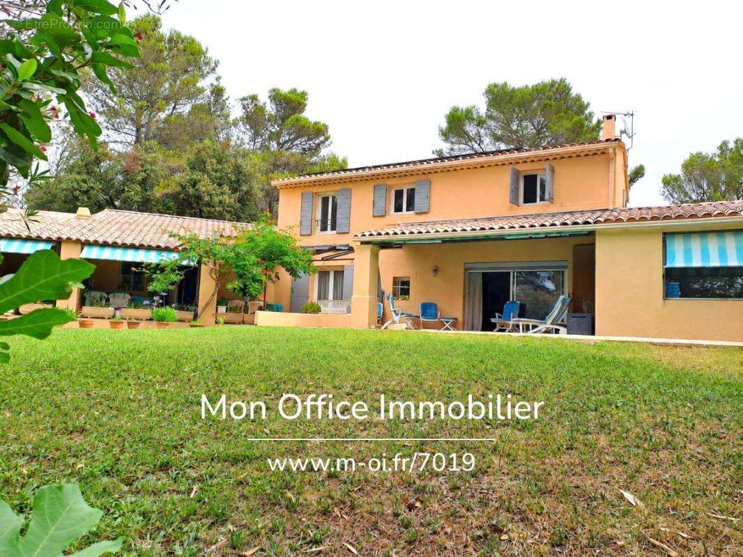 Maison à MEYREUIL