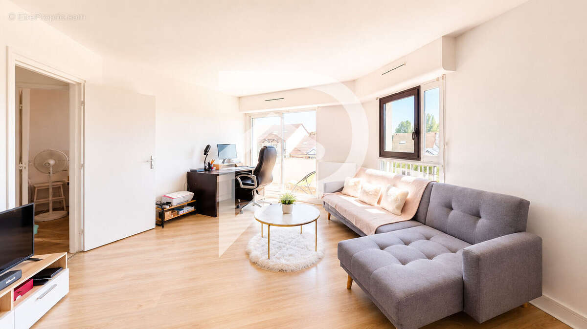 Appartement à VERNEUIL-SUR-SEINE