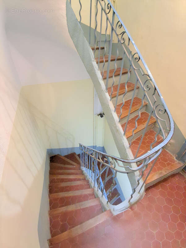 Appartement à MARSEILLE-1E