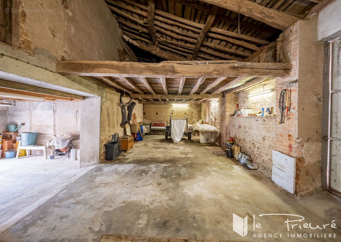 Propriété Familiale sur un parc magnifiquement arboré à Proximité immédiate d'Albi - photo 16