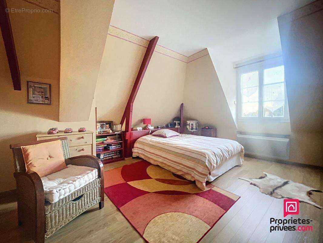 Maison à SAINT-COSME-EN-VAIRAIS