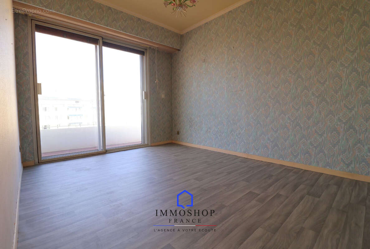 Appartement à MARSEILLE-4E