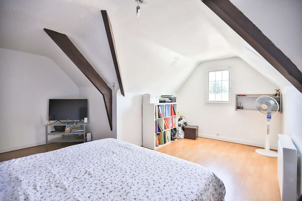 Maison à NEAUPHLE-LE-CHATEAU