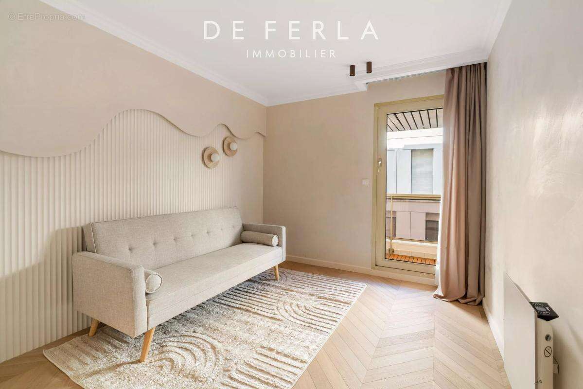 Appartement à PARIS-15E