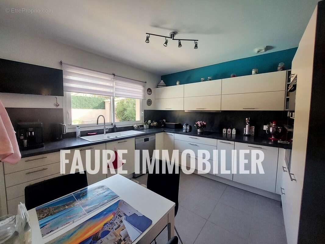 Maison à SAINT-PAUL-TROIS-CHATEAUX