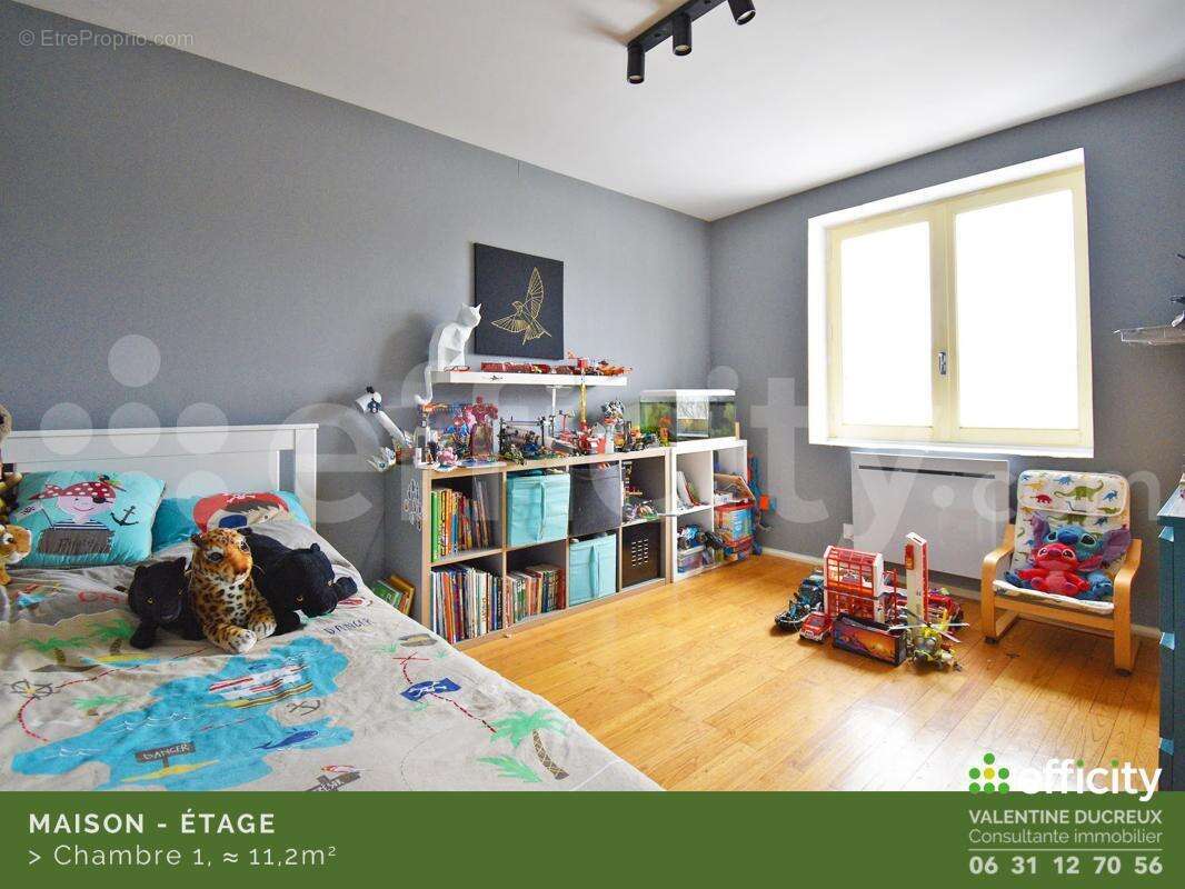 Maison à CHAZELLES-SUR-LYON