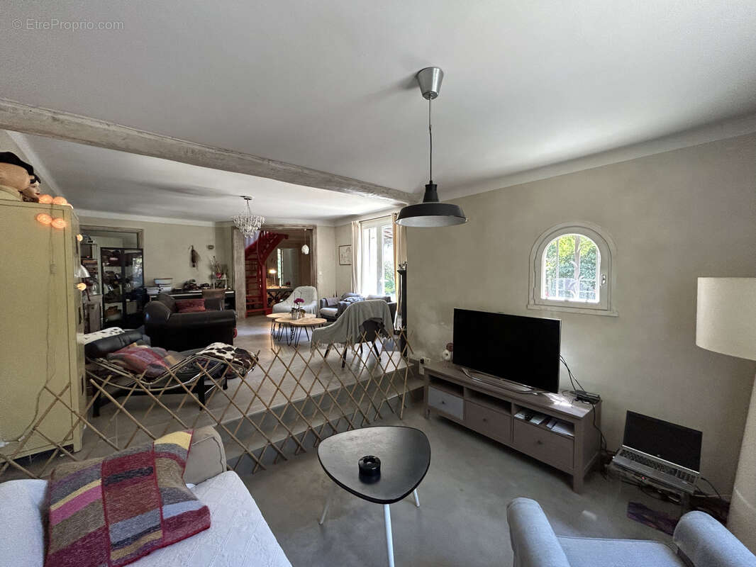 Maison à MONTAREN-ET-SAINT-MEDIERS