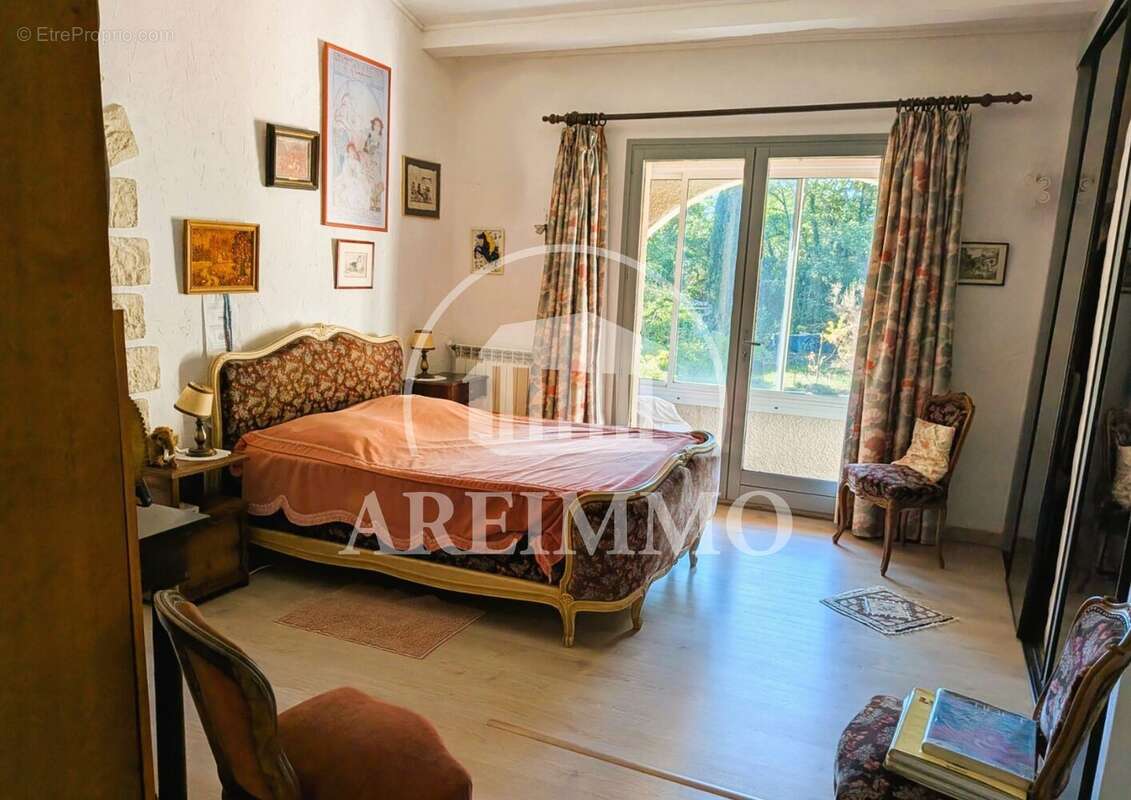 Maison 282 m² à Saint-Martin-De-Londres  - photo 9