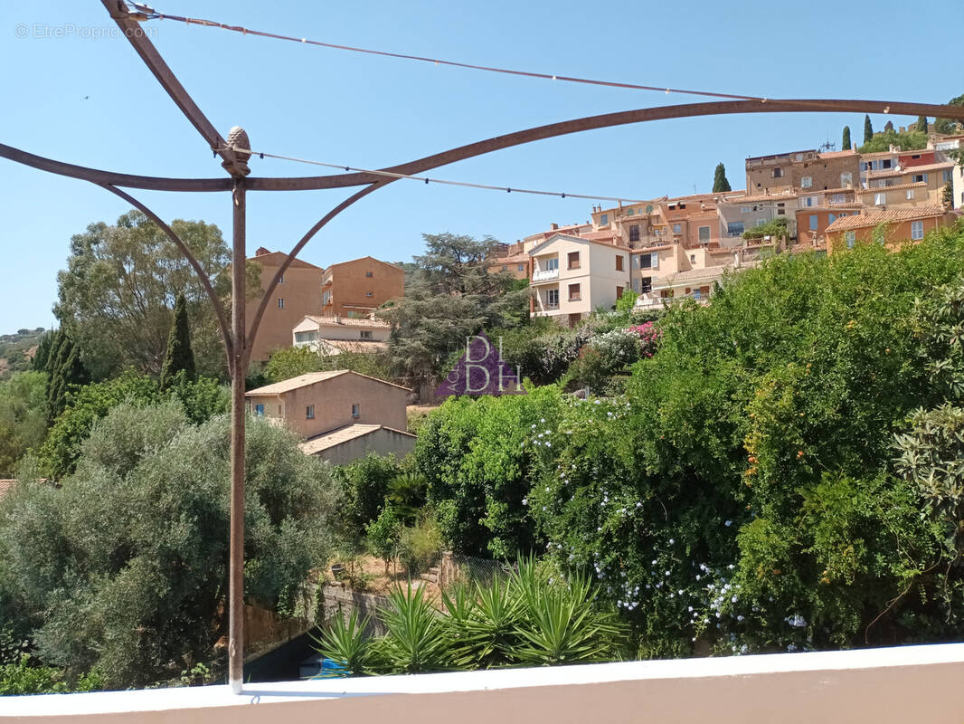 Appartement à BORMES-LES-MIMOSAS