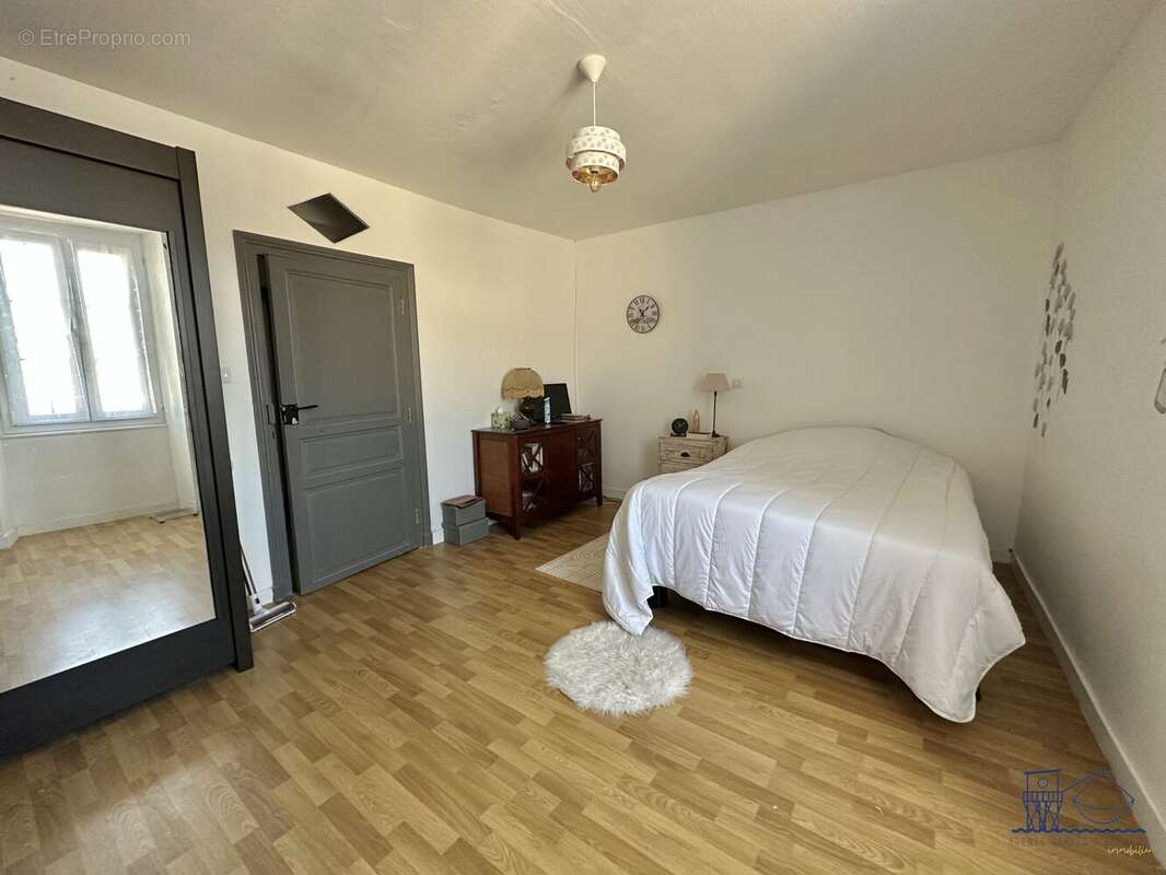 Maison 91 m² à Mortagne-Sur-Gironde  - photo 7
