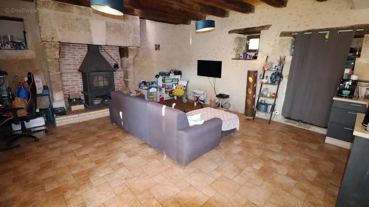 Maison à VILLETOUREIX