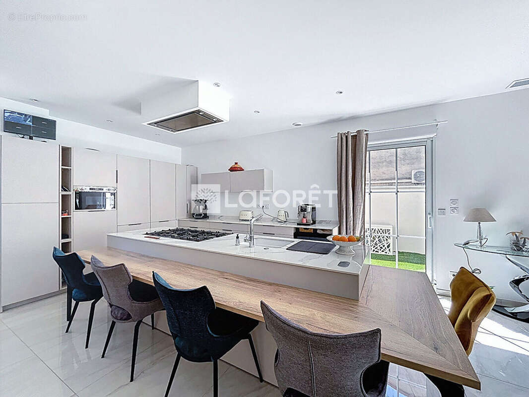 Maison à ROQUEVAIRE