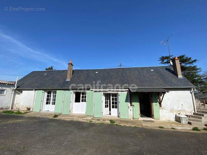 Maison à SAINT-VARENT