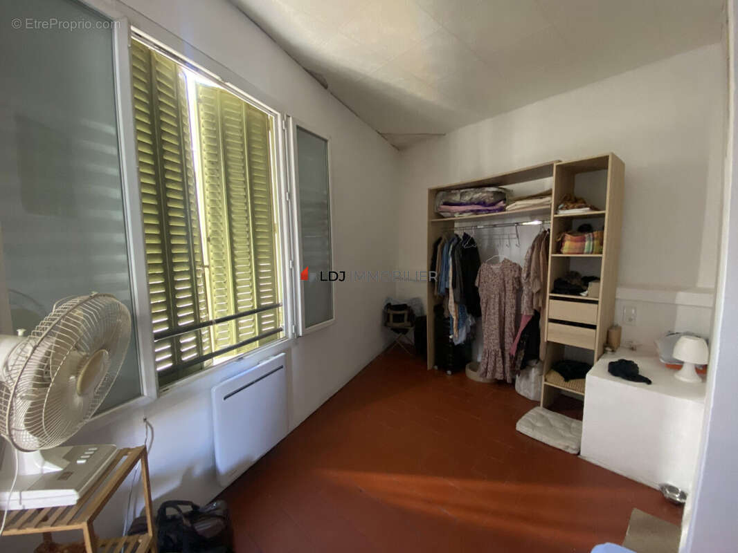 Appart F2 - 1er étage - Appartement à PERPIGNAN