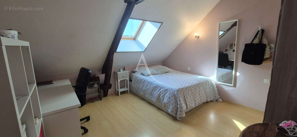 Maison à LA CHAPELLE-VENDOMOISE