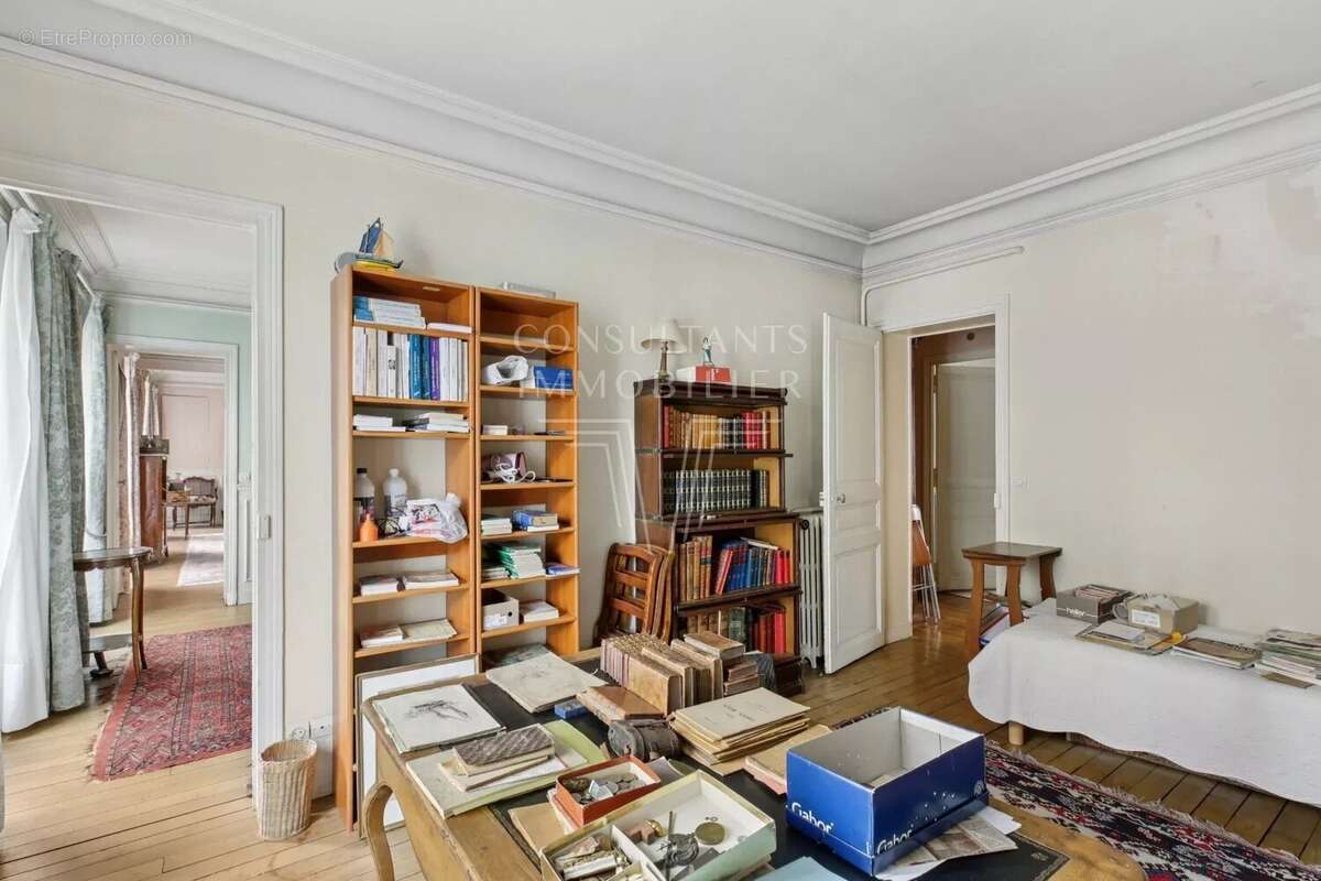 Appartement à NEUILLY-SUR-SEINE