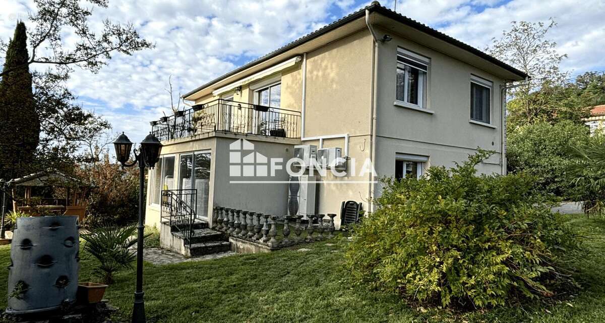 Maison à COLAYRAC-SAINT-CIRQ