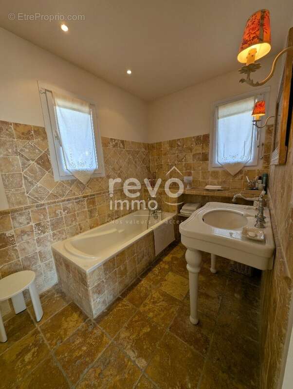 Maison à VAISON-LA-ROMAINE