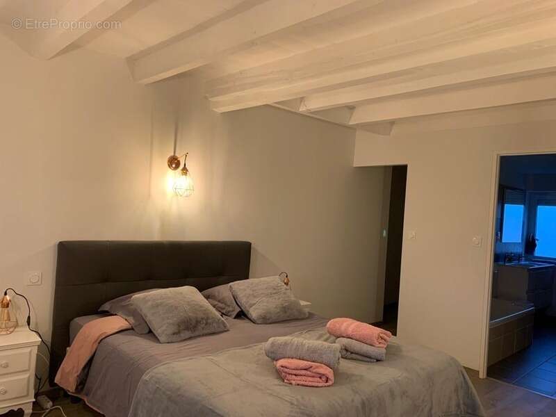 Maison à NEGREPELISSE