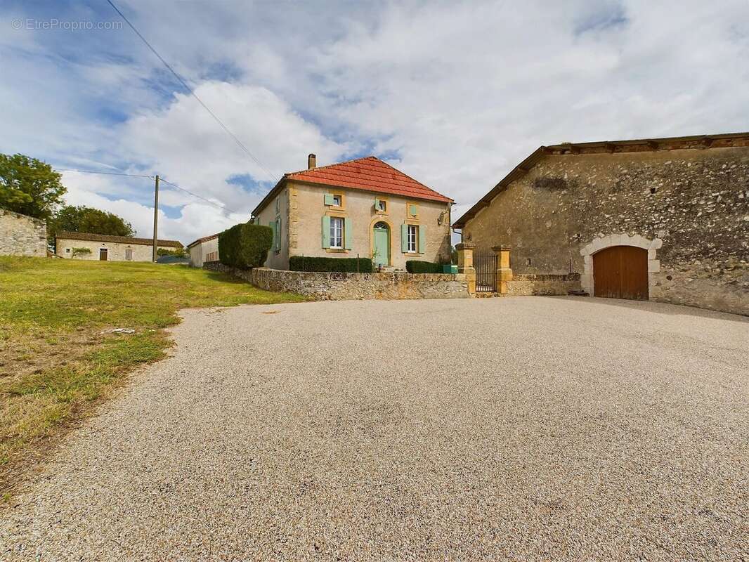 Maison à MONFLANQUIN