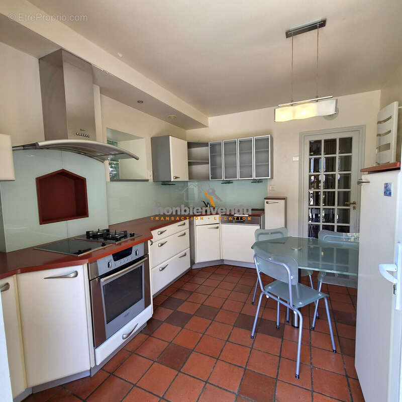 Maison 158 m² à Montsalvy  - photo 5