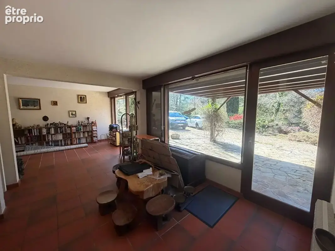 Propriété de 11 hectares avec maison, dépendance, et 2 étangs, entourée de bois. - photo 10